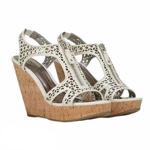 Size 7.5 Carlos Santana Wedges